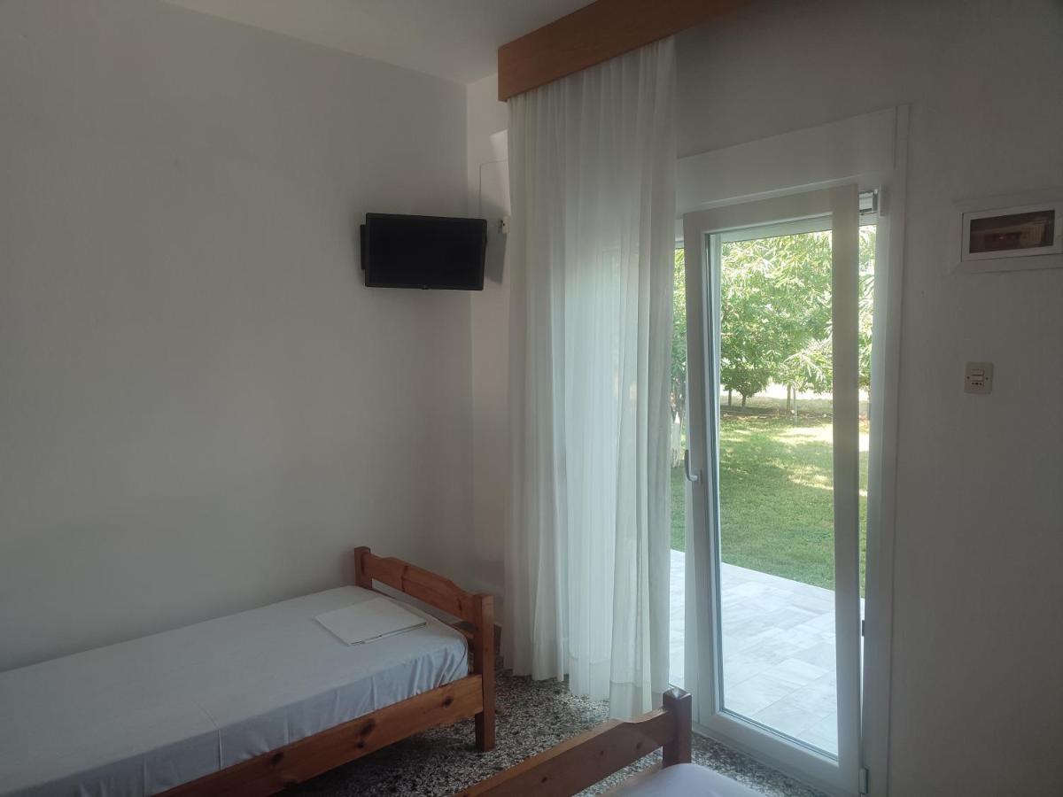 Michalos Apartments Paralía Skotínis Exterior foto
